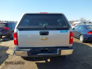 2009 Chevrolet Silverado 1500 LT with VIN 2GCEC29C091117150, listed as a IAAI auction lot 41763081 with 173,604 mi miles. Bid and sale history available at carsss.com. Image 16.