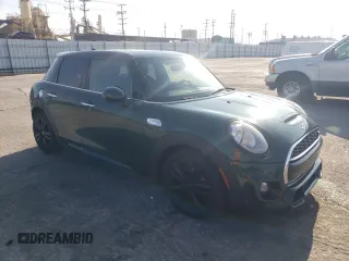 2016 MINI Hardtop 4 Door S z VIN WMWXU3C51G2D31535, wystawiony jako Copart lot #42832355 z przebiegiem 95 458 mil mil oraz Szkoda całkowita • Salvage title. Historia ofert i sprzedaży dostępna na DreamBid. Obrazek 4.