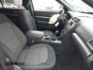 2019 Ford Explorer XLT with VIN 1FM5K7D86KGA52005, listed as a IAAI auction lot 42039161 with 72,553 mi miles and . Bid and sale history available at DreamBid. Image 5.