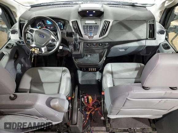 2017 Ford Transit XL z VIN 1FBAX2CM3HKA15011, wystawiony jako Copart lot #51635515 z przebiegiem 96 622 mil mil oraz Czysty tytuł • Clean title. Historia ofert i sprzedaży dostępna na DreamBid. Obrazek 8.