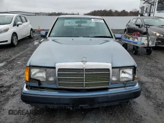 1990 Mercedes-Benz 300 with VIN WDBEB28D9LB167760, listed as a Copart auction lot 50052815 with 310,217 mi miles and Clean Title. Bid and sale history available at DreamBid. Image 5.