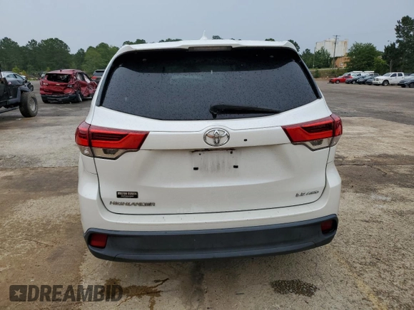2017 Toyota Highlander LE with VIN 5TDBZRFH8HS371531, listed as a Copart auction lot 59560275 with 87,200 mi miles and Salvage title. Bid and sale history available at DreamBid. Image 6.
