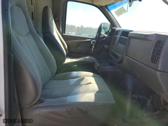 2006 Chevrolet Express Cargo Van with VIN 1GCFG15X661126688, listed as a Copart auction lot 47455665 with 293,269 mi miles and Salvage Title. Bid and sale history available at carsss.com. Image 7.