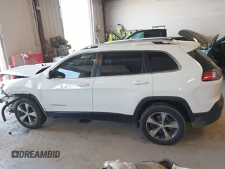 2019 Jeep Cherokee Limited z VIN 1C4PJMDN8KD179523, wystawiony jako IAAI lot #42094656 z przebiegiem 137 709 mil mil oraz . Historia ofert i sprzedaży dostępna na DreamBid. Obrazek 14.