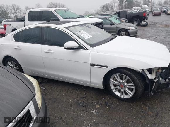 2018 Jaguar XE 25t Premium with VIN SAJAD4FX8JCP24380, listed as a IAAI auction lot 41423753 with 90,623 mi miles. Bid and sale history available at carsss.com. Image 14.