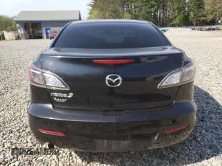 2013 Mazda 3 i SV z VIN JM1BL1TG4D1796203, wystawiony jako Copart lot #56365825 z przebiegiem 190 717 mil mil oraz Szkoda całkowita • Salvage title. Historia ofert i sprzedaży dostępna na DreamBid. Obrazek 6.