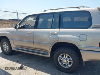 2001 Lexus LX 470 with VIN JTJHT00W613510736, listed as a IAAI auction lot 42005639 with 274,227 mi miles and . Bid and sale history available at carsss.com. Image 14.