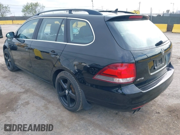 2014 Volkswagen Jetta SportWagen TDI with VIN 3VWPL7AJ4EM627484, listed as a IAAI auction lot 42047813 with 37,806 mi miles. Bid and sale history available at carsss.com. Image 3.