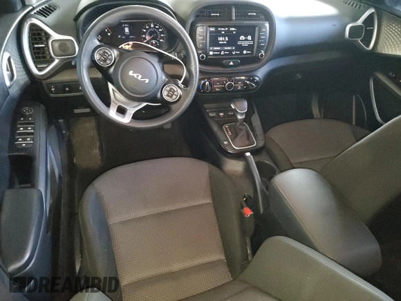 2022 Kia Soul LX with VIN KNDJ23AU1N7821317, listed as a Copart auction lot 86534314 with 57,611 mi miles and Salvage Title. Bid and sale history available at carsss.com. Image 8.