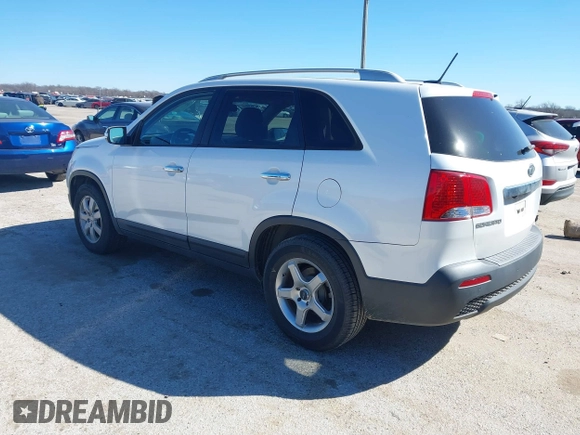 2013 Kia Sorento LX with VIN 5XYKT4A2XDG337427, listed as a IAAI auction lot 41730880 with 219,984 mi miles. Bid and sale history available at carsss.com. Image 3.