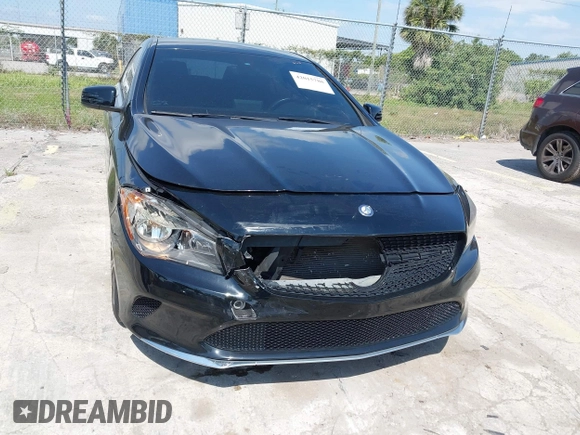 2017 Mercedes-Benz CLA 250 z VIN WDDSJ4EB0HN445169, wystawiony jako IAAI lot #42015788 z przebiegiem 58 900 mil mil oraz . Historia ofert i sprzedaży dostępna na DreamBid. Obrazek 6.