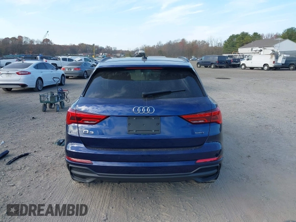 2024 Audi Q3 S line Premium Plus z VIN WA1EECF39R1107267, wystawiony jako IAAI lot #40791219 z przebiegiem 26 658 mil mil oraz . Historia ofert i sprzedaży dostępna na DreamBid. Obrazek 16.