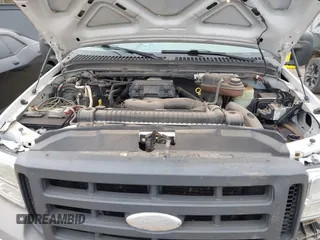 2005 Ford F-250 XL z VIN 1FTNF20585EB02605, wystawiony jako IAAI lot #41308941 z przebiegiem 223 607 mil mil oraz . Historia ofert i sprzedaży dostępna na DreamBid. Obrazek 10.