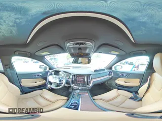 2021 Volvo V60 z VIN YV4102WK0M1076923, wystawiony jako Copart lot #71683813 z przebiegiem 32 399 mil mil oraz . Historia ofert i sprzedaży dostępna na DreamBid. Obrazek 13.