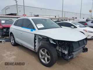 2021 Audi Q5 Premium with VIN WA1AAAFY2M2132508, listed as a IAAI auction lot 41607560 with 38,318 mi miles. Bid and sale history available at carsss.com. Image 1.