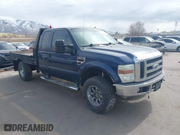 2008 Ford Super Duty F-250 SRW XL with VIN 1FTSX21R88ED25961, listed as a IAAI auction lot 41697284 with 352,731 mi miles. Bid and sale history available at carsss.com. Image 1.