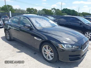 2017 Jaguar XE 25t Premium z VIN SAJAD4BGXHA965837, wystawiony jako IAAI lot #42101710 z przebiegiem 57 580 mil mil oraz . Historia ofert i sprzedaży dostępna na DreamBid. Obrazek 1.