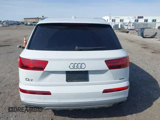 2017 Audi Q7 Premium Plus z VIN WA1LHAF72HD038067, wystawiony jako IAAI lot #41835136 z przebiegiem 88 949 mil mil oraz . Historia ofert i sprzedaży dostępna na DreamBid. Obrazek 16.