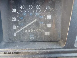 1988 Jeep Grand Wagoneer с VIN 1JCNJ15U8JT173185, выставлен на аукционе IAAI как лот 42337939 с пробегом 240 040 миль миль и . История ставок и продаж доступна на DreamBid. Изображение 7.