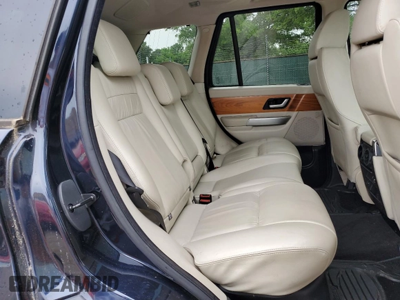 2009 Land Rover Range Rover Sport SC z VIN SALSH23469A193024, wystawiony jako Copart lot #58624605 z przebiegiem 117 444 mil mil oraz Czysty tytuł • Clean title. Historia ofert i sprzedaży dostępna na DreamBid. Obrazek 11.