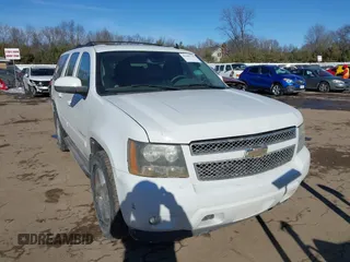 2008 Chevrolet Suburban Commercial with VIN 1GNFK163X8J134555, listed as a IAAI auction lot 41405739 with 205,810 mi miles. Bid and sale history available at carsss.com. Image 1.