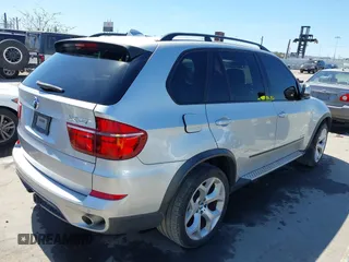 2012 BMW X5 35d z VIN 5UXZW0C5XCL665504, wystawiony jako IAAI lot #41835285 z przebiegiem 134 245 mil mil oraz . Historia ofert i sprzedaży dostępna na DreamBid. Obrazek 4.