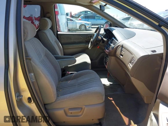 2000 Toyota Sienna LE with VIN 4T3ZF13C9YU201789, listed as a IAAI auction lot 42641248 with 180,781 mi miles and . Bid and sale history available at DreamBid. Image 5.