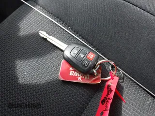2016 Toyota RAV4 XLE z VIN 2T3RFREV2GW531219, wystawiony jako IAAI lot #42445683 z przebiegiem 72 849 mil mil oraz . Historia ofert i sprzedaży dostępna na DreamBid. Obrazek 11.