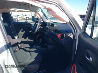 2018 Jeep Renegade Sport with VIN ZACCJBAB9JPH83336, listed as a IAAI auction lot 41555991 with 37,288 mi miles. Bid and sale history available at carsss.com. Image 5.