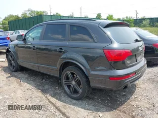 2014 Audi Q7 S line Prestige z VIN WA1DGAFE5ED006957, wystawiony jako IAAI lot #42488440 z przebiegiem 123 814 mil mil oraz . Historia ofert i sprzedaży dostępna na DreamBid. Obrazek 3.