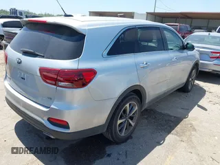 2020 Kia Sorento S z VIN 5XYPG4A58LG669899, wystawiony jako IAAI lot #42006231 z przebiegiem 58 268 mil mil oraz . Historia ofert i sprzedaży dostępna na DreamBid. Obrazek 4.