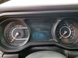 2024 Jeep Gladiator Sport S z VIN 1C6HJTAG2RL113030, wystawiony jako Copart lot #59023085 z przebiegiem Nie podano mil oraz Nie do naprawy • Non repairable. Historia ofert i sprzedaży dostępna na DreamBid. Obrazek 9.