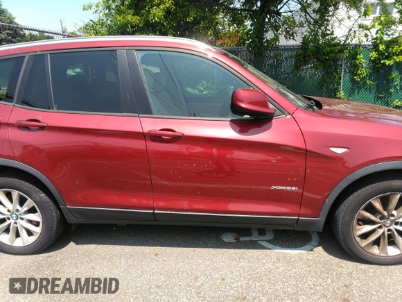 2014 BMW X3 xDrive28i z VIN 5UXWX9C58E0D33105, wystawiony jako IAAI lot #42427201 z przebiegiem 68 249 mil mil oraz . Historia ofert i sprzedaży dostępna na DreamBid. Obrazek 13.
