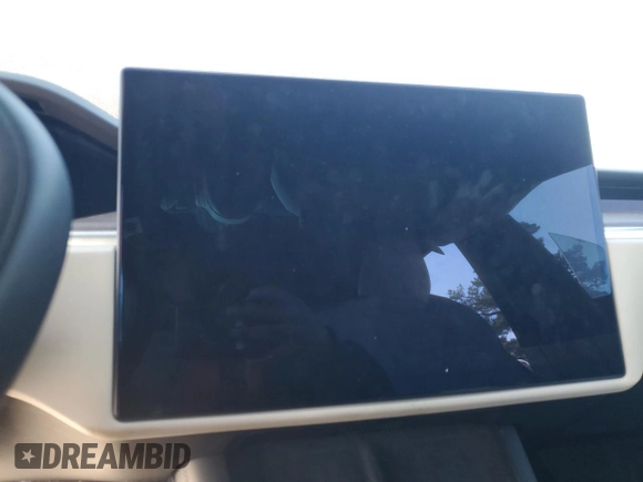 2022 Tesla Model S with VIN 5YJSA1E59NF460010, listed as a Copart auction lot 42797455 with Not provided miles and Salvage title. Bid and sale history available at DreamBid. Image 9.