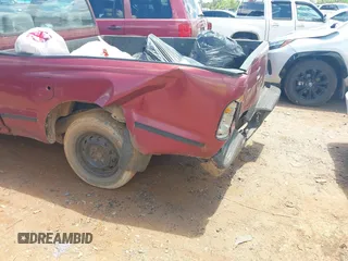 1996 Toyota Tacoma z VIN 4TANL42N2TZ151317, wystawiony jako IAAI lot #42219469 z przebiegiem 269 798 mil mil oraz . Historia ofert i sprzedaży dostępna na DreamBid. Obrazek 6.