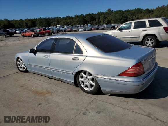 2004 Mercedes-Benz S-Class 4.3L with VIN WDBNG83J24A424430, listed as a Copart auction lot 76927414 with 221,560 mi miles and Salvage Title. Bid and sale history available at carsss.com. Image 2.