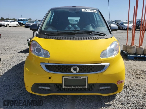 2015 Smart fortwo with VIN WMEEK9AA3FK828490, listed as a Copart auction lot 56055865 with Not Provided miles and Clean Title. Bid and sale history available at DreamBid. Image 5.