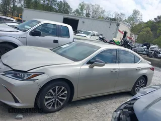 2022 Lexus ES 300h with VIN 58ADA1C13NU013371, listed as a IAAI auction lot 41937839 with 22,503 mi miles and . Bid and sale history available at DreamBid. Image 13.