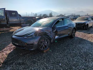 2020 Tesla Model 3 Long Range z VIN 5YJ3E1EB8LF741713, wystawiony jako Copart lot #89111985 z przebiegiem 66 988 mil mil oraz Szkoda całkowita • Salvage title. Historia ofert i sprzedaży dostępna na DreamBid. Obrazek 1.
