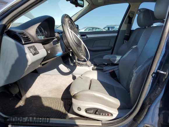 2004 BMW 3 Series 330i with VIN WBAEV53464KM34742, listed as a Copart auction lot 70491054 with 117,925 mi miles and Non Repairable. Bid and sale history available at carsss.com. Image 7.