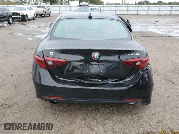 2018 Alfa Romeo Giulia Ti Lusso z VIN ZARFAEEN7J7591242, wystawiony jako Copart lot #76431503 z przebiegiem 64 000 mil mil oraz Nie do naprawy • Non repairable. Historia ofert i sprzedaży dostępna na DreamBid. Obrazek 6.