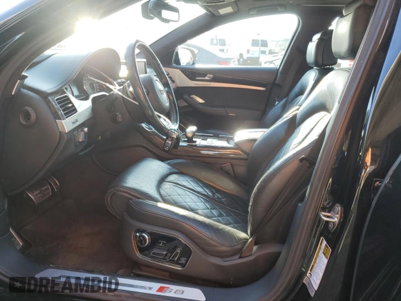 2017 Audi S8 z VIN WUAJ5AFD4HN900729, wystawiony jako Copart lot #41765255 z przebiegiem 95 974 mil mil oraz Szkoda całkowita • Salvage title. Historia ofert i sprzedaży dostępna na DreamBid. Obrazek 7.