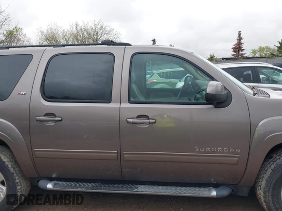 2013 Chevrolet Suburban LT with VIN 1GNSKJE70DR119447, listed as a IAAI auction lot 42169717 with 112,089 mi miles and . Bid and sale history available at DreamBid. Image 13.