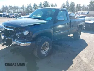 2004 GMC Sierra 2500HD Classic Work Truck with VIN 1GTHK24U34E156094, listed as a IAAI auction lot 41748967 with 152,869 mi miles. Bid and sale history available at carsss.com. Image 2.