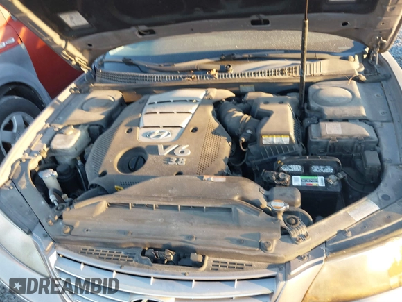 2006 Hyundai Azera SE with VIN KMHFC46F16A109232, listed as a IAAI auction lot 40932728 with 210,300 mi miles and . Bid and sale history available at DreamBid. Image 10.