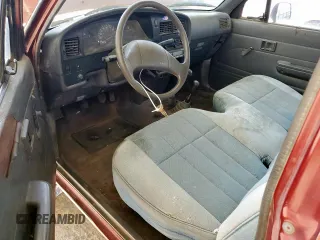 1990 Toyota Pickup DLX z VIN JT4VN13D5L5037936, wystawiony jako Copart lot #57442565 z przebiegiem 311 903 mil mil oraz Czysty tytuł • Clean title. Historia ofert i sprzedaży dostępna na DreamBid. Obrazek 8.