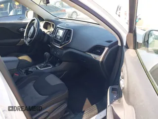 2018 Jeep Cherokee Latitude with VIN 1C4PJLCX9JD523890, listed as a IAAI auction lot 41741698 with 67,043 mi miles. Bid and sale history available at carsss.com. Image 5.