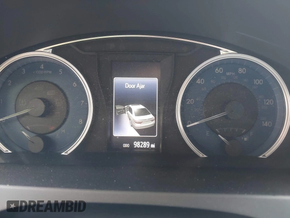 2017 Toyota Camry XLE z VIN 4T1BF1FK2HU759707, wystawiony jako IAAI lot #42192165 z przebiegiem 103 000 mil mil oraz . Historia ofert i sprzedaży dostępna na DreamBid. Obrazek 7.