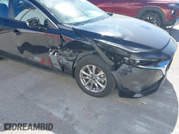 2021 Mazda 3 S z VIN JM1BPAAL4M1333238, wystawiony jako IAAI lot #40532801 z przebiegiem 33 538 mil mil oraz . Historia ofert i sprzedaży dostępna na DreamBid. Obrazek 6.