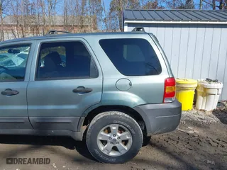 2006 Ford Escape XLT with VIN 1FMYU93166KA88481, listed as a IAAI auction lot 41717872 with 155,539 mi miles. Bid and sale history available at carsss.com. Image 14.